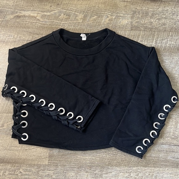 Alo Yoga Suspension Lace-up Cropped Pullover Black Sweater Size XS - Picture 3 of 4